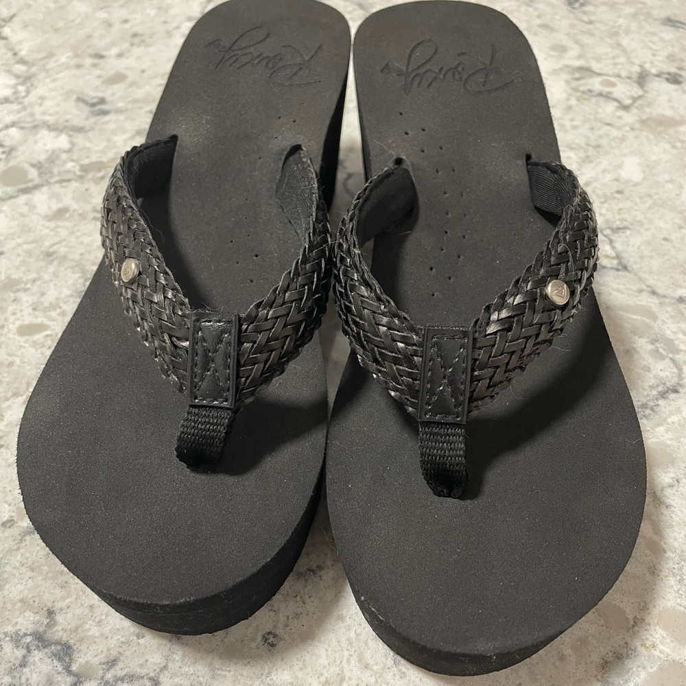 Roxy heeled flip flops